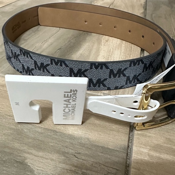 Michael Kors Triple Loop Logo Belt - Picture 3 of 9